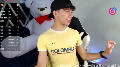 Snapshot of nico_cruz chatting on 02/06/25, 10:10 nico online show from 02/06/25, 10:10