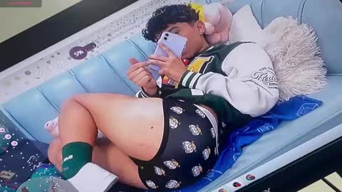 Snapshot of nico_cruz chatting on 02/18/25, 04:58 nico online show from 02/18/25, 04:58