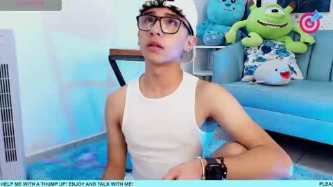 Snapshot of nico_cruz chatting on 03/06/25, 05:54 nico online show from 03/06/25, 05:54