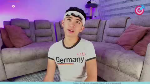 Snapshot of nico_cruz chatting on 10/10/25, 10:53 nico online show from 10/10/25, 10:53