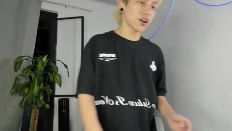 Nico  online show from 09/16/25, 03:40