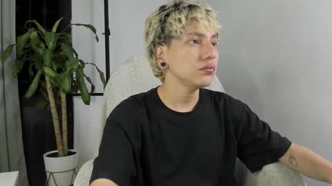 Nico  online show from 11/06/25, 03:40