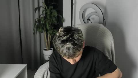 Nico  online show from 12/14/25, 06:30