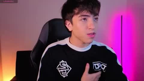 Nicolas online show from 12/01/25, 08:03