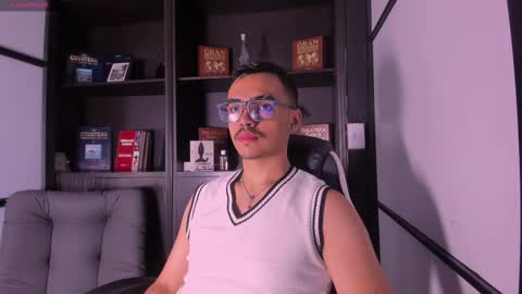 Nico King online show from 11/18/25, 01:33