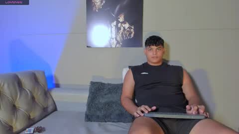 nicol_and_thiago_212 online show from 05/23/26, 11:31