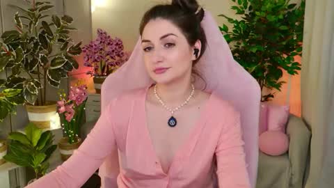 Nicole Online at about after 1000  6  UK time or 900  - 500  UK time it approximate time interval online show from 12/23/25, 02:31