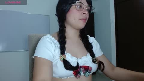 Snapshot of nicol_foxsex chatting on 03/01/26, 10:45 nicol online show from 03/01/26, 10:45