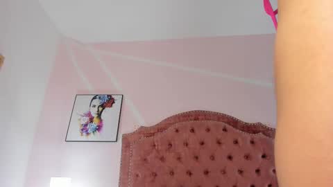 Snapshot of nicol_giraldo chatting on 03/12/25, 09:55 Nicol online show from 03/12/25, 09:55