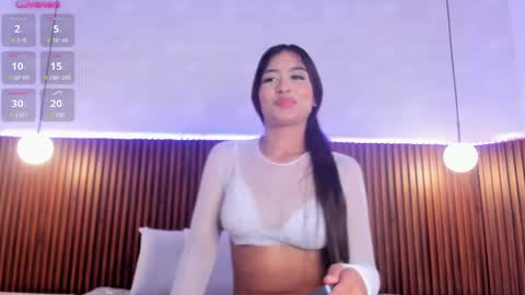 Snapshot of nicol_giraldo chatting on 09/23/25, 02:47 Nicol online show from 09/23/25, 02:47