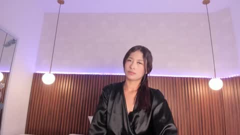 Snapshot of nicol_giraldo chatting on 11/10/25, 04:33 Nicol online show from 11/10/25, 04:33