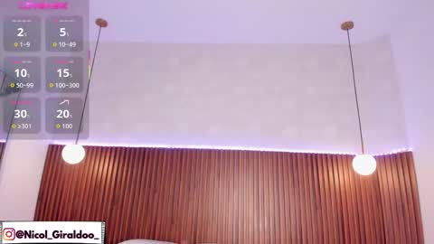 Snapshot of nicol_giraldo chatting on 11/13/25, 09:19 Nicol online show from 11/13/25, 09:19