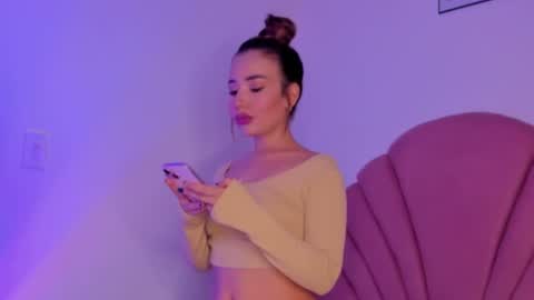 Snapshot of nicol_gw2025 chatting on 06/25/26, 01:49 Nicol Gw online show from 06/25/26, 01:49