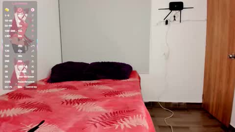 nicol_ofi777 online show from 02/17/26, 12:18