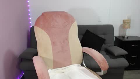 nicole Storm online show from 11/05/25, 11:16