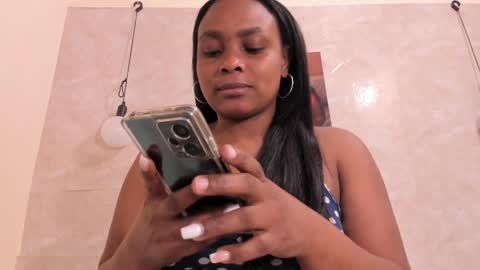 Snapshot of nicol_villa_ chatting on 01/21/25, 12:29 Nicol Villa online show from 01/21/25, 12:29