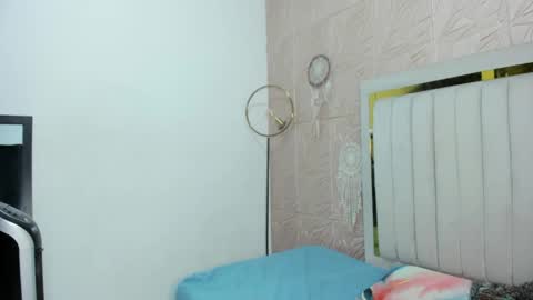 NIKOL online show from 04/16/26, 07:47