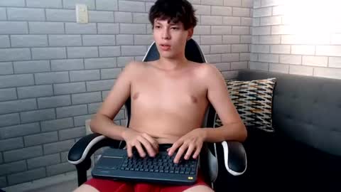 Snapshot of nicola_hard chatting on 07/11/26, 02:58 Nicola online show from 07/11/26, 02:58