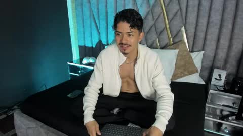 Snapshot of nicolaikarav chatting on 04/25/26, 12:30 Nicolai online show from 04/25/26, 12:30