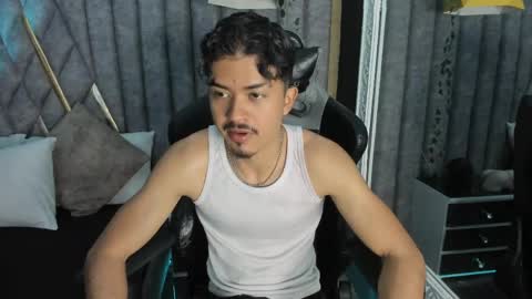 Snapshot of nicolaikarav chatting on 04/26/26, 12:14 Nicolai online show from 04/26/26, 12:14