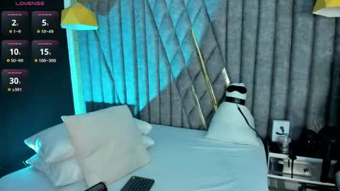 Snapshot of nicolaikarav chatting on 05/03/26, 08:59 Nicolai online show from 05/03/26, 08:59