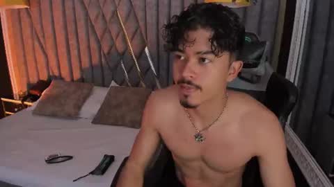Snapshot of nicolaikarav chatting on 06/25/26, 01:04 Nicolai online show from 06/25/26, 01:04