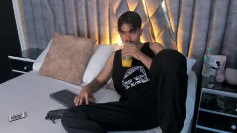 Snapshot of nicolaikarav chatting on 07/08/26, 12:20 Nicolai online show from 07/08/26, 12:20