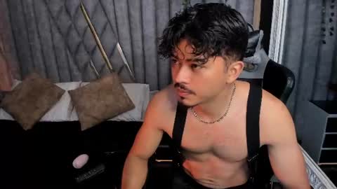 Snapshot of nicolaikarav chatting on 07/12/26, 02:52 Nicolai online show from 07/12/26, 02:52