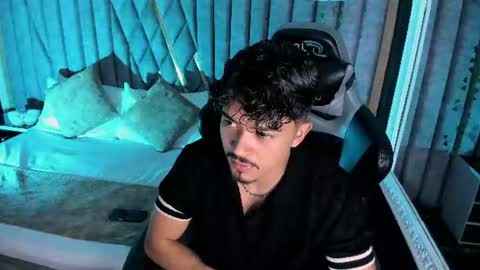 Snapshot of nicolaikarav chatting on 07/23/26, 12:14 Nicolai online show from 07/23/26, 12:14