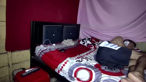 Snapshot of nicolas4410 chatting on 11/04/25, 04:00 nicolas4410 online show from 11/04/25, 04:00