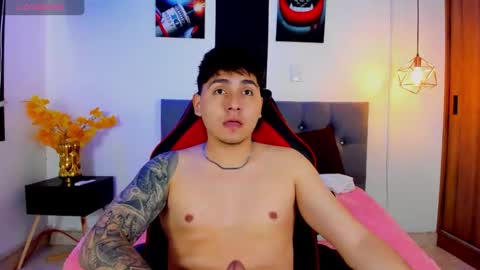 nicolas_james_sc online show from 11/25/25, 03:12