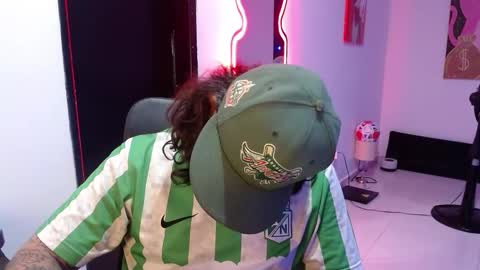 nicolas online show from 12/22/24, 05:12