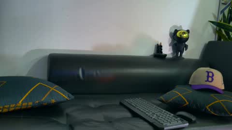 Nicolas online show from 11/06/25, 03:18