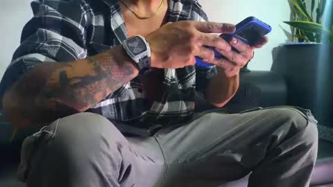 Nicolas online show from 11/10/25, 03:49