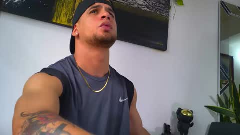 Nicolas online show from 12/19/25, 10:17