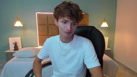 Snapshot of nicolasferrer18 chatting on 10/29/25, 09:05 nicolasferrer18 online show from 10/29/25, 09:05