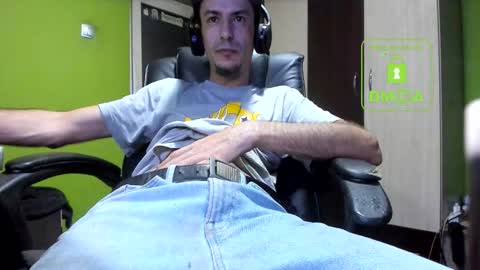 L. Nicolas online show from 11/21/25, 04:22