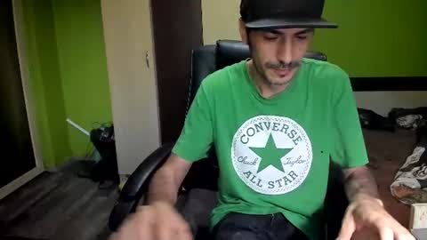 Snapshot of nicolasguy chatting on 06/10/26, 06:01 L. Nicolas online show from 06/10/26, 06:01
