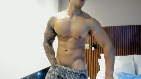 Snapshot of nicolasmuscle chatting on 05/02/26, 06:51 Andres online show from 05/02/26, 06:51