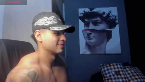Snapshot of nicolasmuscle chatting on 05/11/26, 10:51 Andres online show from 05/11/26, 10:51