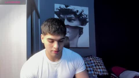 Snapshot of nicolasmuscle chatting on 06/05/26, 04:45 Andres online show from 06/05/26, 04:45