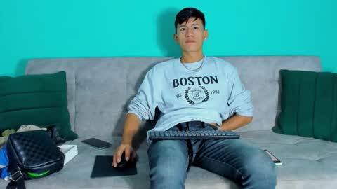 nicolastorres__ online show from 10/23/25, 08:24