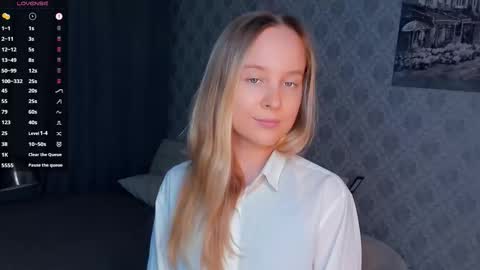 Nicoletta online show from 09/25/25, 06:00