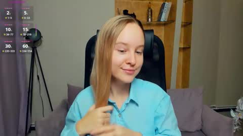 Nicoletta online show from 11/19/25, 07:36