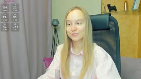 Nicoletta online show from 11/25/25, 07:03