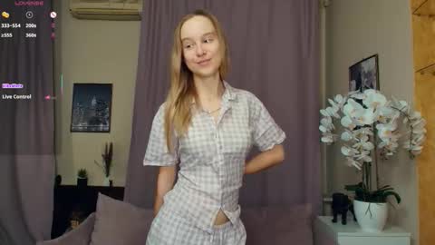 Nicoletta online show from 02/12/26, 07:09