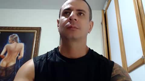 Snapshot of nicolay_74 chatting on 10/22/25, 07:35 Nicolay online show from 10/22/25, 07:35