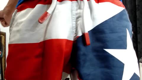 Snapshot of nicolay_74 chatting on 11/05/25, 12:27 Nicolay online show from 11/05/25, 12:27