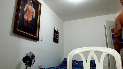 Snapshot of nicolay_74 chatting on 11/12/25, 01:39 Nicolay online show from 11/12/25, 01:39