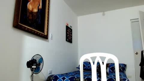 Snapshot of nicolay_74 chatting on 11/12/25, 11:25 Nicolay online show from 11/12/25, 11:25